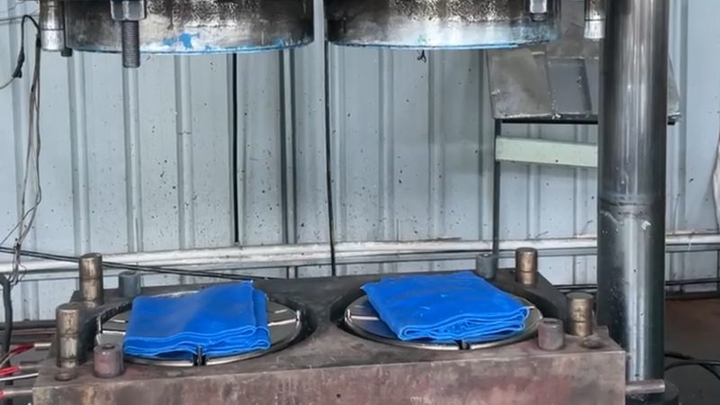 大型汽车拉伸模具：揭秘其关键工艺与选型要点