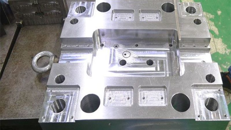 汽车冲压模具：揭秘其核心工艺与选型要点