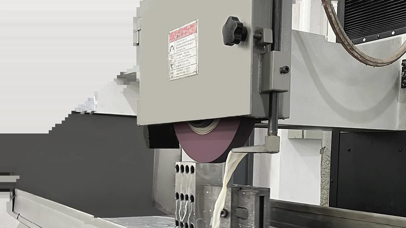 吸塑模具与注塑模具：价格差异背后的工艺解析