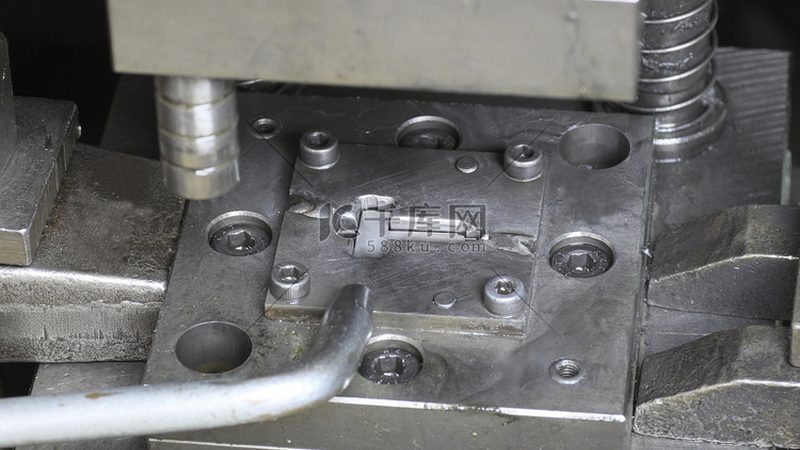 汽车吹塑零件模具设计注意事项解析
